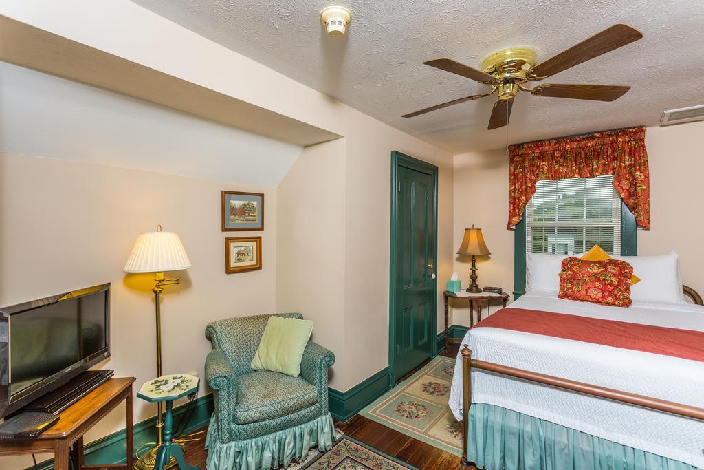 Spencer House Inn Saint Marys Phòng bức ảnh